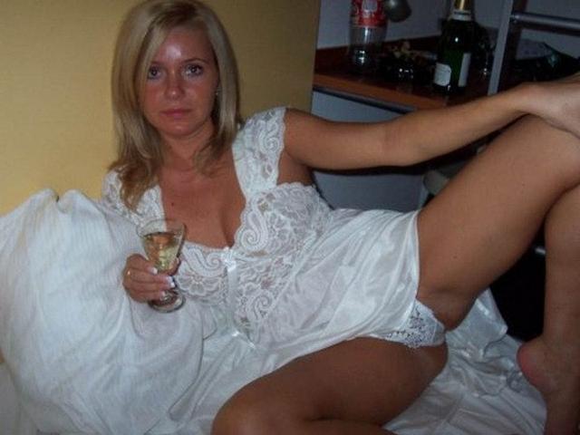 Телки показывают пилотки и жопы 10 фотография Телки показывают пилотки и жопы 10 фотография
