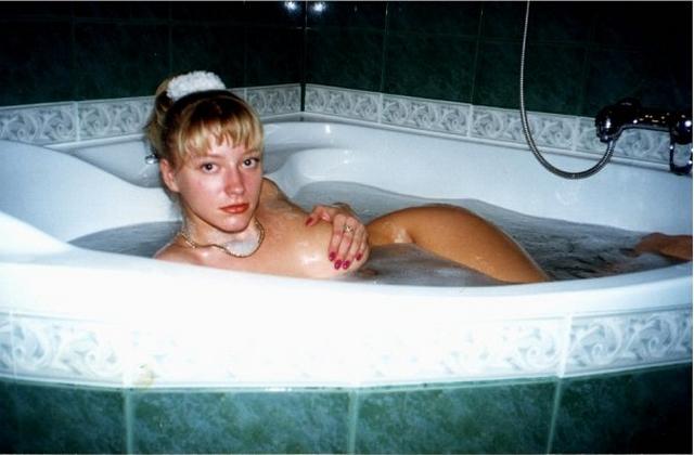 Разные телочки купаются в ванной 12 фотография Разные телочки купаются в ванной 12 фотография