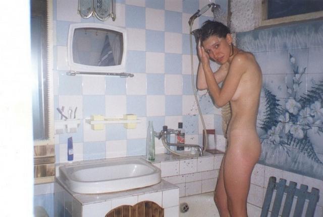 Разные телочки купаются в ванной 24 фотография Разные телочки купаются в ванной 24 фотография