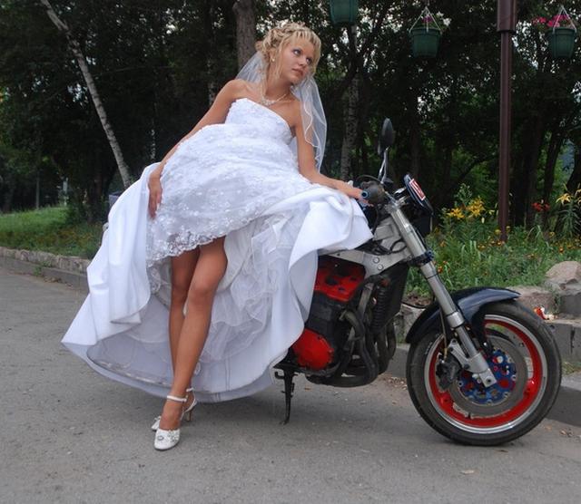 Откровенные невесты показывают хорошие тела 21 фотография Откровенные невесты показывают хорошие тела 21 фотография