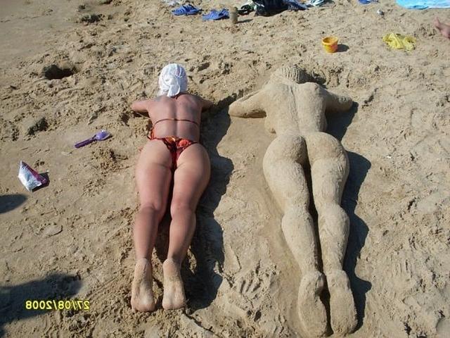 Милахи встали раком и показали щелочки 16 фотография Милахи встали раком и показали щелочки 16 фотография