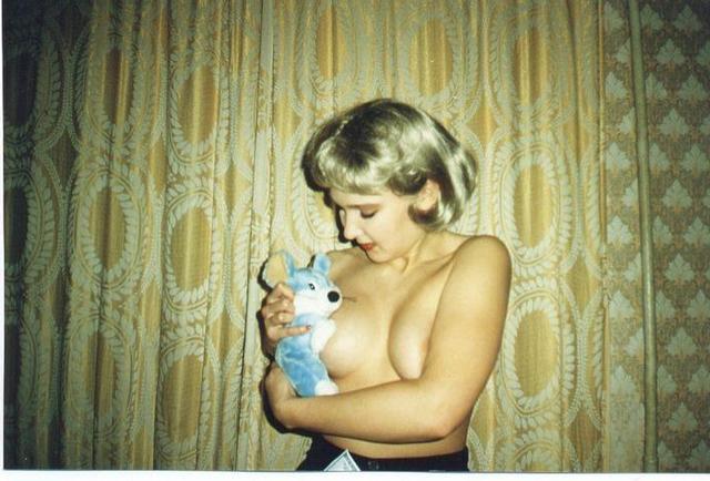 Голые девушки в своих квартирах 6 фотография Голые девушки в своих квартирах 6 фотография