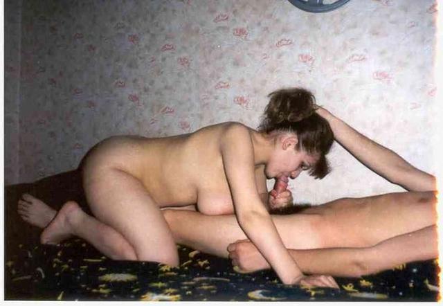 Пареньки активно трахают своих подружек 22 фотография Пареньки активно трахают своих подружек 22 фотография
