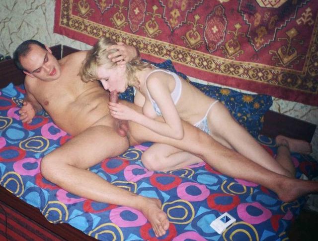 Пареньки активно трахают своих подружек 28 фотография Пареньки активно трахают своих подружек 28 фотография