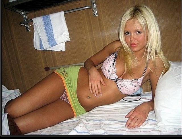 Цыпочки оголяют свои прелести в поездах 24 фотография Цыпочки оголяют свои прелести в поездах 24 фотография
