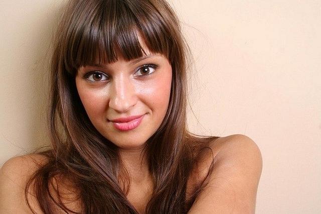 Замужняя соблазнительная брюнетка с хорошими формами 10 фотография Замужняя соблазнительная брюнетка с хорошими формами 10 фотография