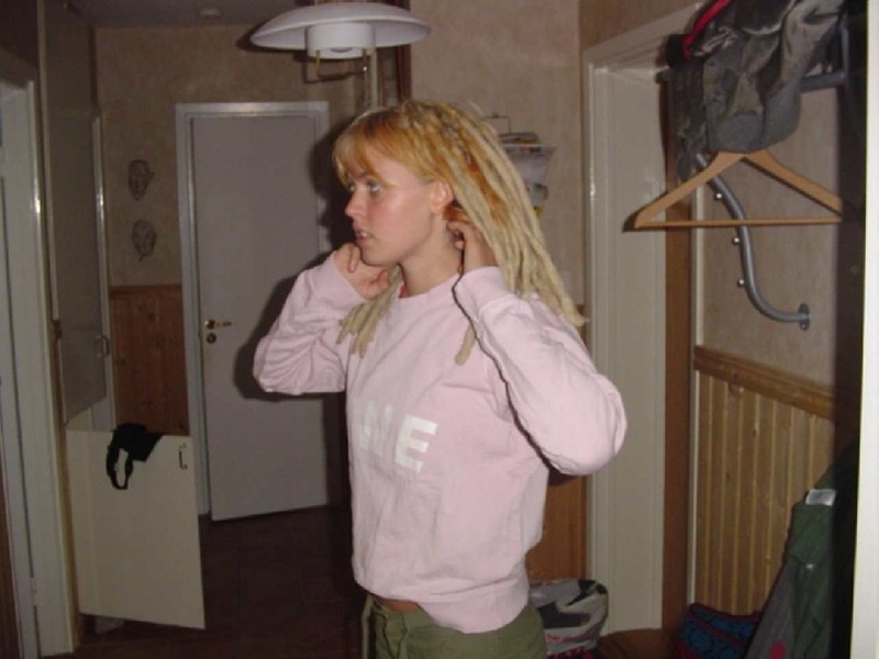 Галя расставила ножки и отставила щелку 4 фотография Галя расставила ножки и отставила щелку 4 фотография