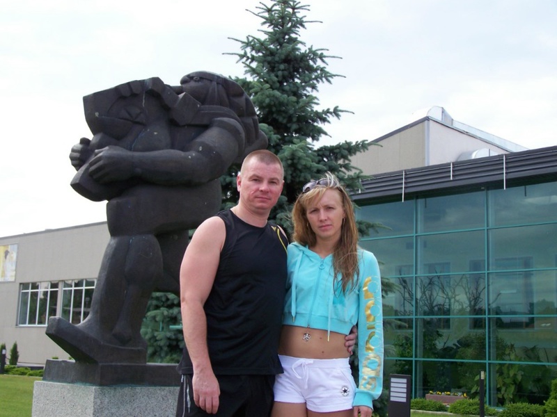 Хахаль снимает, как подруга отсасывает его причиндал 1 фотография Хахаль снимает, как подруга отсасывает его причиндал 1 фотография