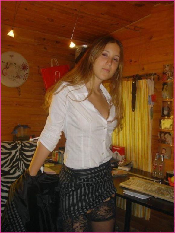 Безотказная давалка стала рачком для трахальщика 1 фотография Безотказная давалка стала рачком для трахальщика 1 фотография