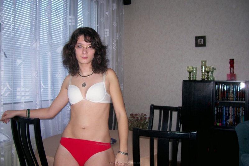 Застенчивая студентка сняла с себя пижаму 18 фотография Застенчивая студентка сняла с себя пижаму 18 фотография