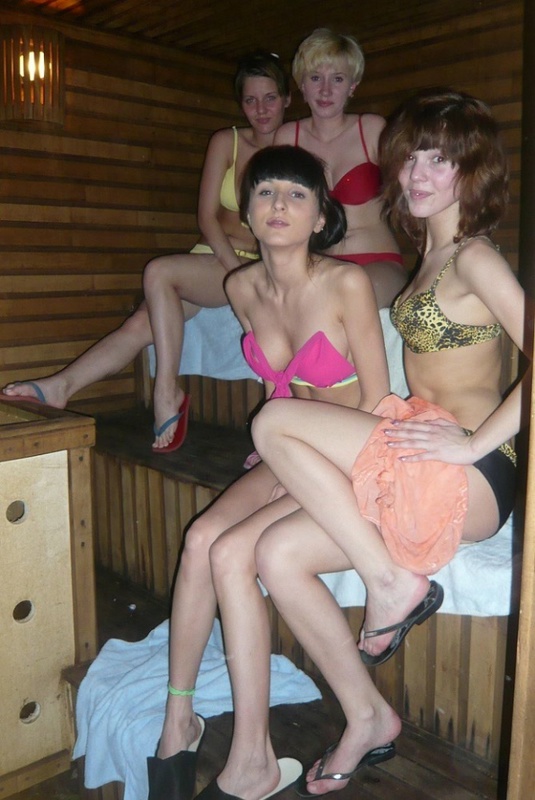 Бывшие медсестры собрались в бане 4 фотография Бывшие медсестры собрались в бане 4 фотография