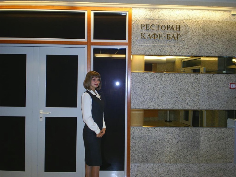 Администраторша кафе позирует абсолютно голая 9 фотография Администраторша кафе позирует абсолютно голая 9 фотография