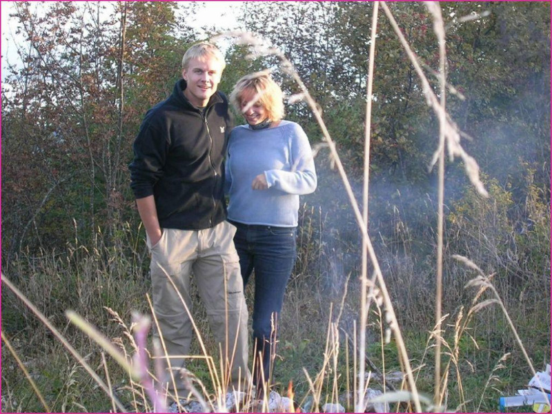 Давалка показала дырочки перед минетом 1 фотография Давалка показала дырочки перед минетом 1 фотография