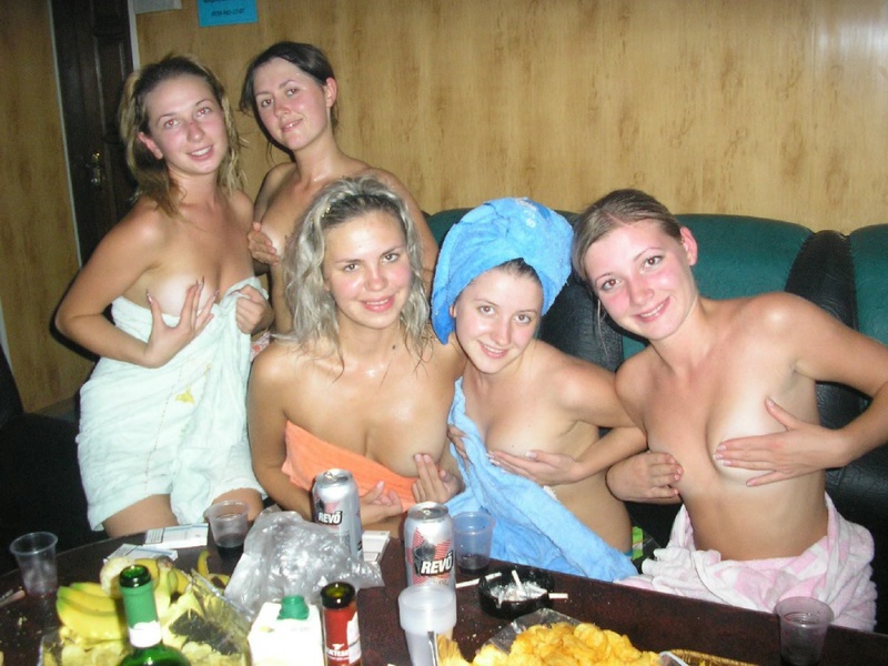 Оголенные девушки в сауне 4 фотография Оголенные девушки в сауне 4 фотография