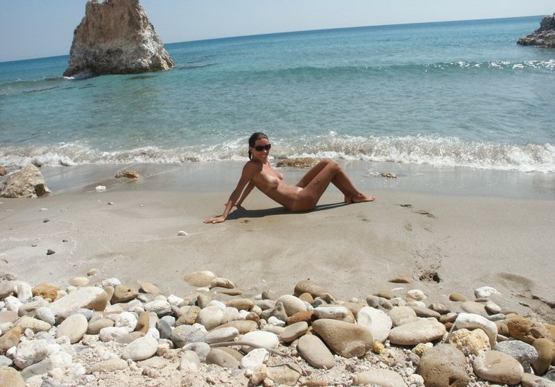 Сексуальная давалка загорает голышом 9 фотография Сексуальная давалка загорает голышом 9 фотография