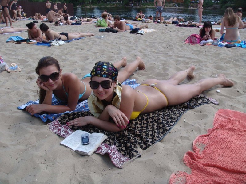 Страстная брюнетка показала письку в машине 10 фотография Страстная брюнетка показала письку в машине 10 фотография