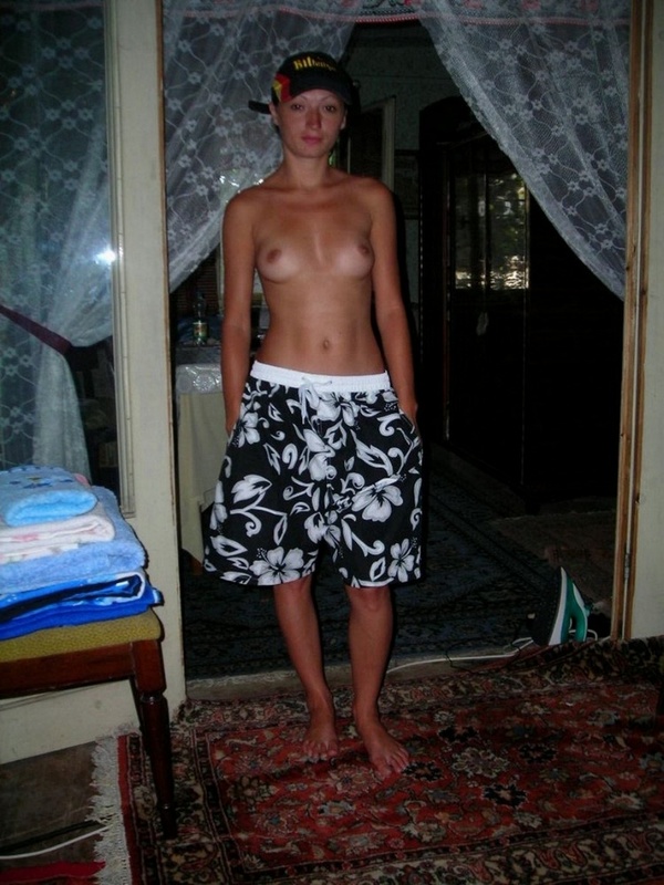 Поехала на отдых и потеребила вульву 9 фотография Поехала на отдых и потеребила вульву 9 фотография